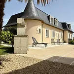 Le Manoir 1977 Guest house *