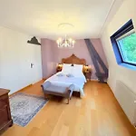 Le Manoir 1977 招待所 *