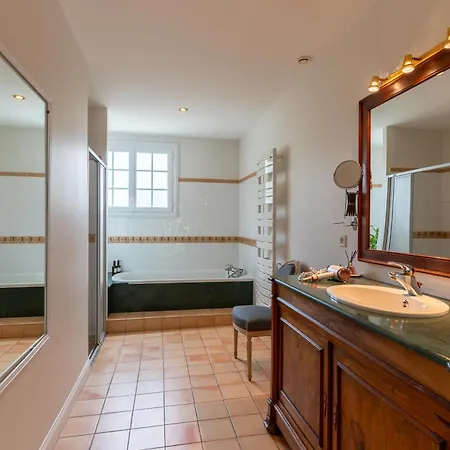 Le Manoir 1977 Penzion *