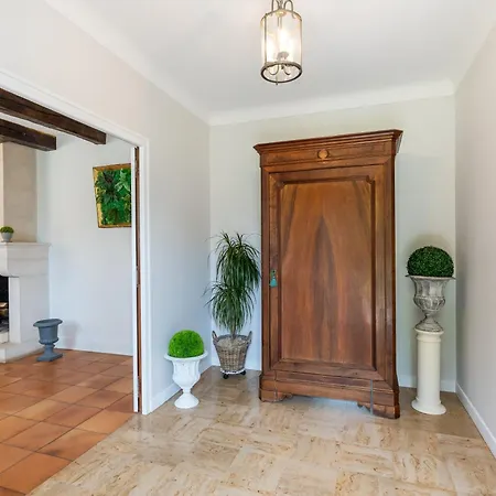 Le Manoir 1977 Penzion *