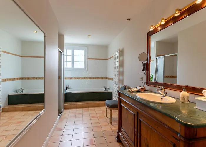 Le Manoir 1977 Gasthof *